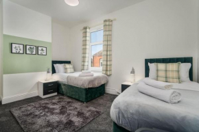 Stylish Home, Sleeps 6, Free Parking, Smart TV, Free Wi-Fi, Perfect For Groups